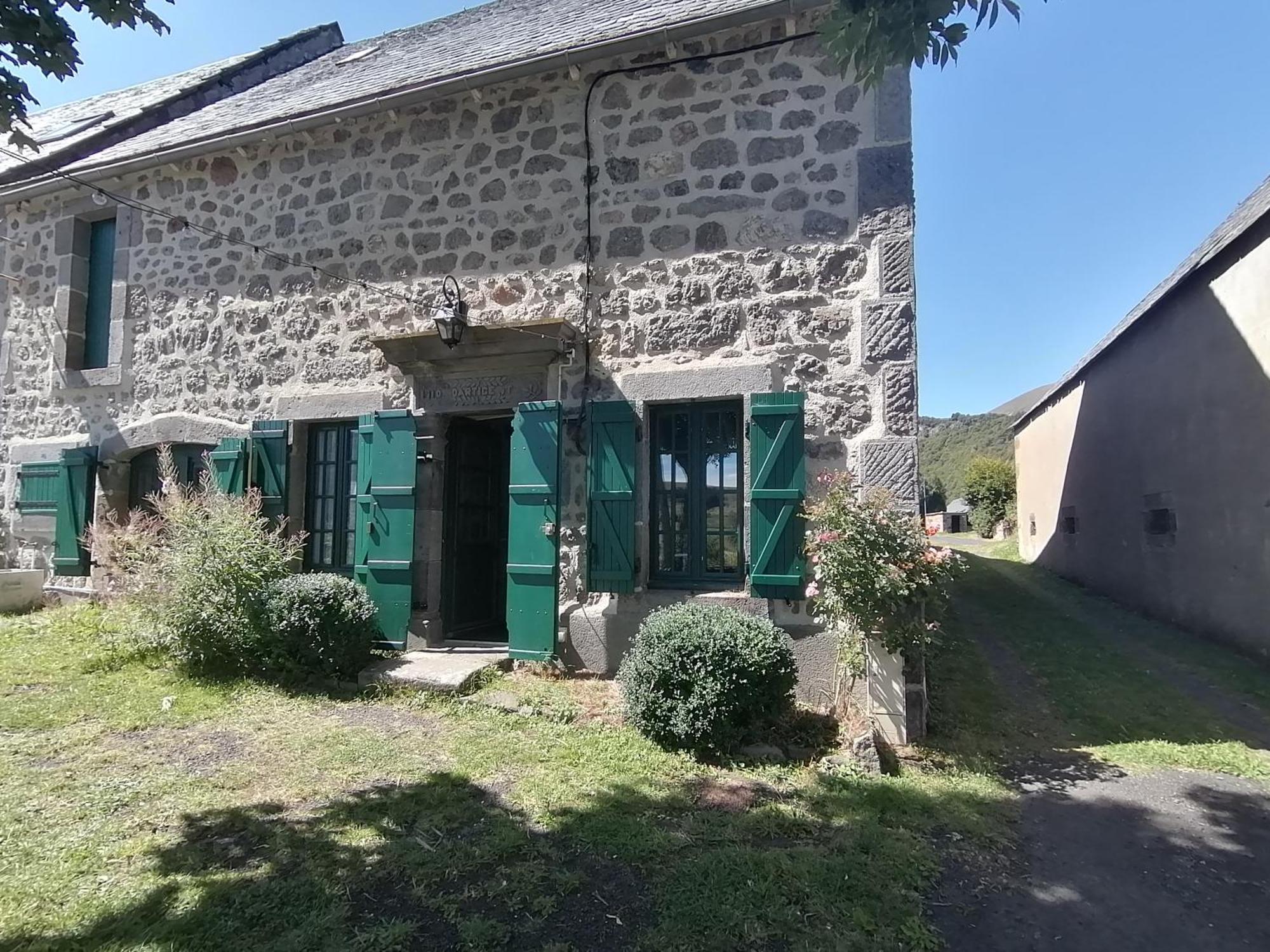 L'Auvergnate Chambon-sur-Lac Bagian luar foto