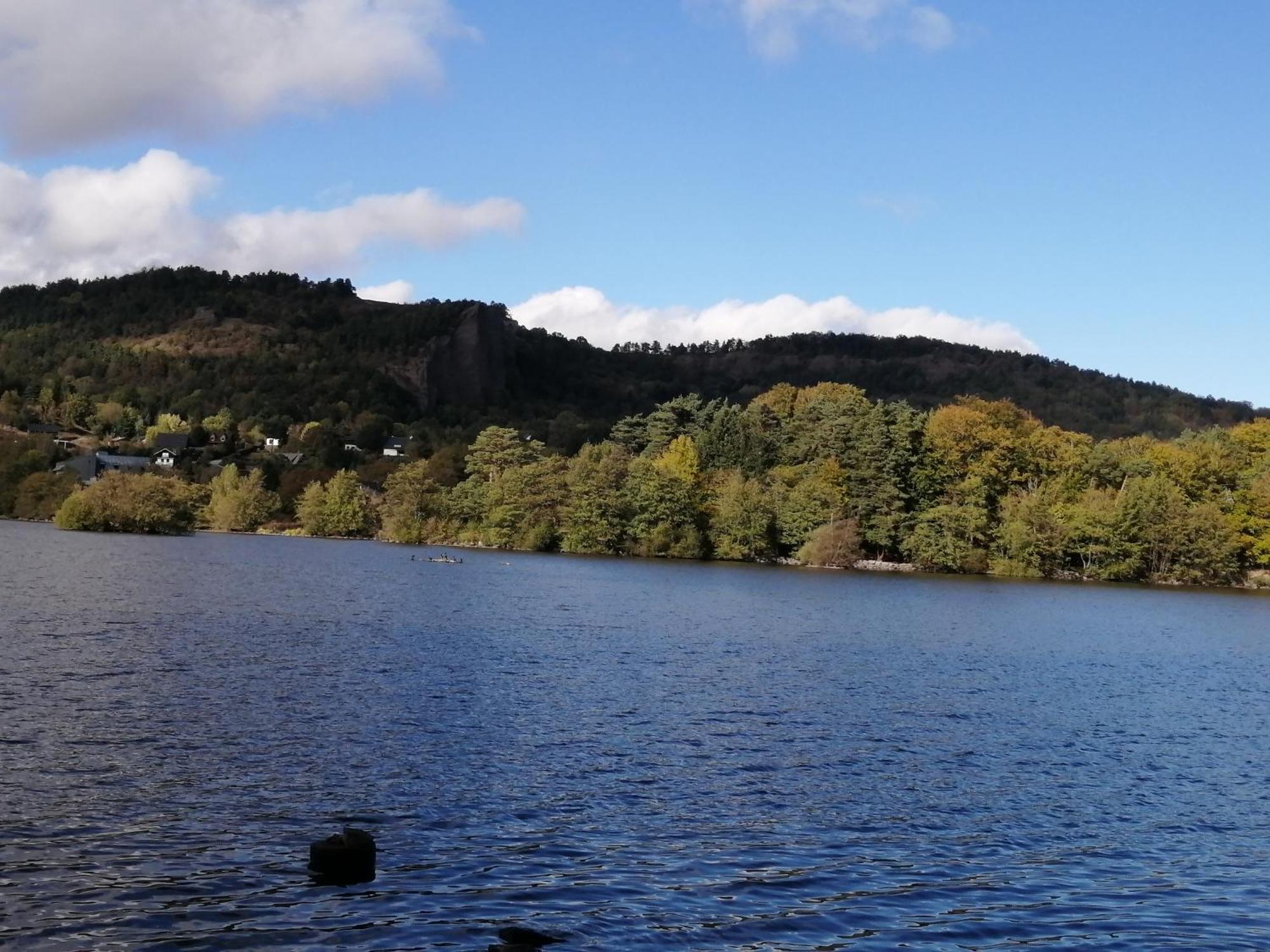L'Auvergnate Chambon-sur-Lac Bagian luar foto